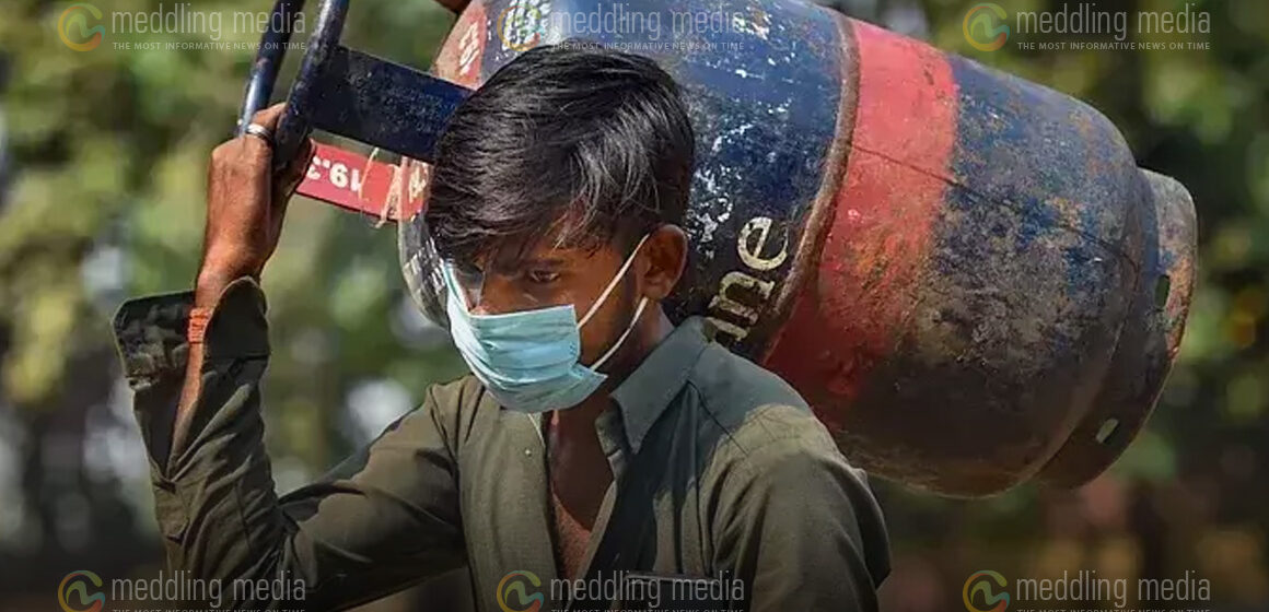 പാചകവാതക സിലിണ്ടറിന്റെ വില കൂട്ടി