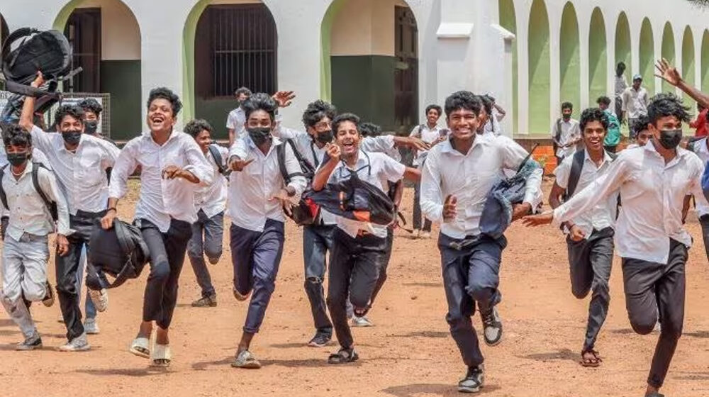 വിദ്യാഭ്യാസ സ്ഥാപനങ്ങൾക്ക് ചൊവ്വാഴ്ച അവധി പ്രഖ്യാപിച്ചു