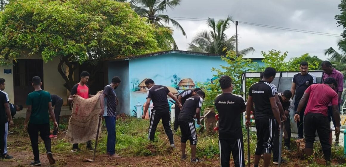 കുറ്റിപ്പാല GMLP സ്കൂളിൽ ശുചീകരണ പ്രവർത്തനങൾ നടത്തി.