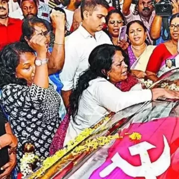 എംഎം ലോറന്‍സിന്റെ മൃതദേഹം വിട്ടു കിട്ടണമെന്ന ആവശ്യം ഹൈക്കോടതി തള്ളി