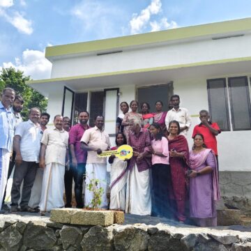 നിർദ്ധന കുടുംബത്തിന് വീട് ഒരുക്കി ജനപ്രതിനിധികൾ