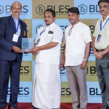 ബെറ്റർ എജ്യുക്കേഷൻ ലൈഫിന്റെ സോഷ്യൽ വർക്കർ അവാർഡ് ഹമീദ് പരപ്പനങ്ങാടിക്ക്