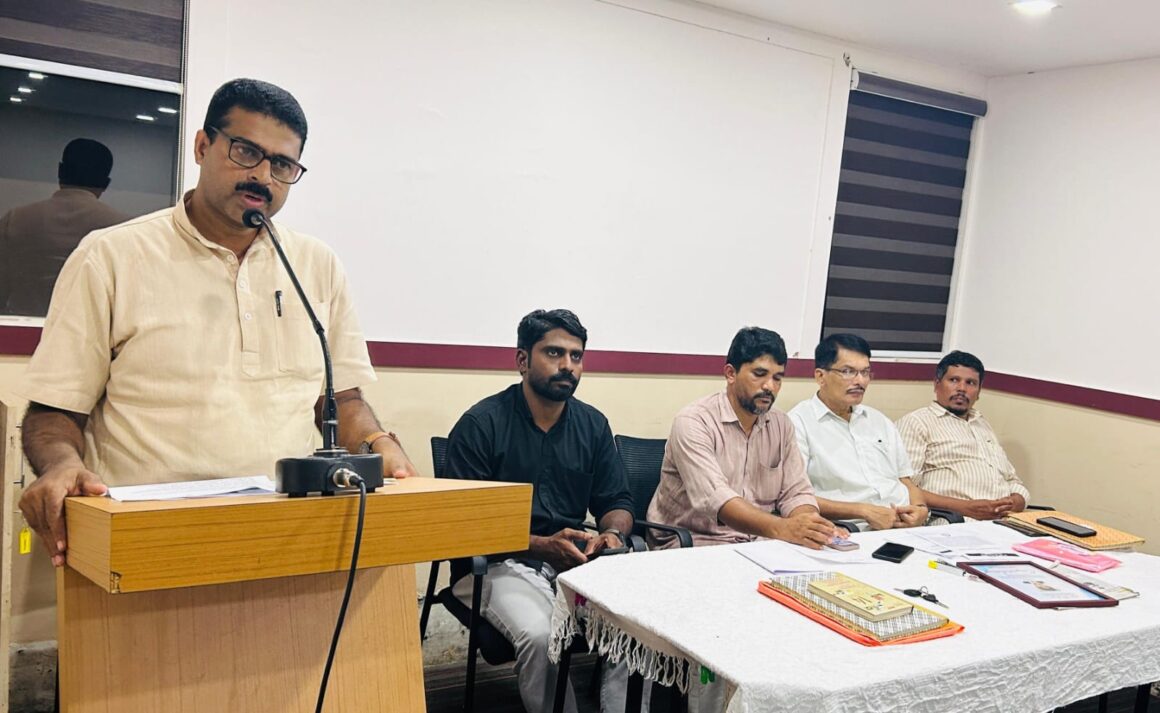 ധാർമിക പാഠങ്ങൾ പകർന്ന് നൽകാനുള്ള സംവിധാനങ്ങൾ ആവശ്യമാണ്