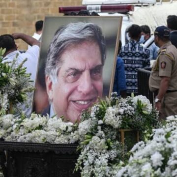 രത്തൻ ടാറ്റയ്ക്ക് രാജ്യത്തിന്റെ വികാരനിര്‍ഭരമായ യാത്രയയ്‌പ്പ്