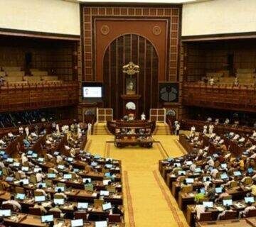 നക്ഷത്ര ചിഹ്നമിട്ട ചോദ്യങ്ങൾ ഒഴിവാക്കി: നിയമസഭയിൽ പ്രതിപക്ഷ പ്രതിഷേധം