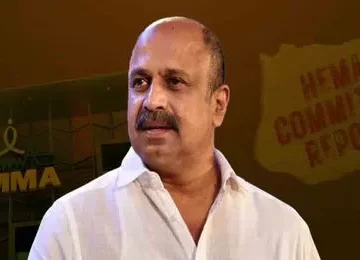 ബലാത്സംഗ കേസില്‍ സിദ്ദിഖ് അന്വേഷണ സംഘത്തിന് മുന്നിൽ ഹാജരായി