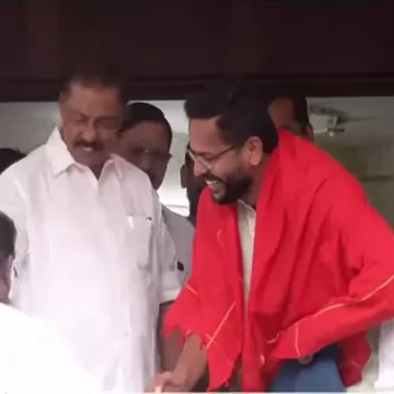 ശരി പക്ഷം ഇടതുപക്ഷം