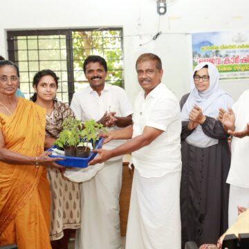 ജൈവകിറ്റുകൾ വിതരണം നടത്തി