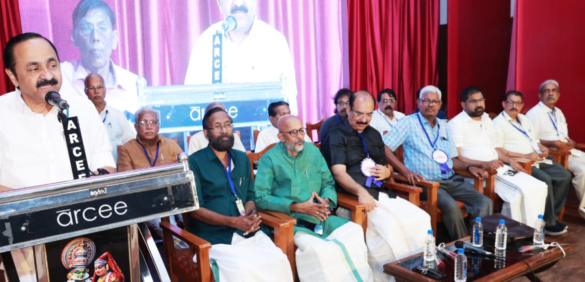 ‘ഇല്ലാത്തതു സൃഷ്ടിക്കുന്നതാണോ മാധ്യമ പ്രവര്‍ത്തനം’