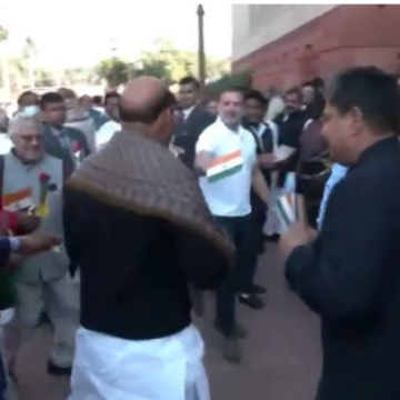 പ്രതിഷേധമാണ് ഒരു പൂവ് എടുക്കട്ടെ?