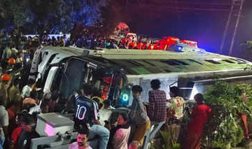 ടൂറിസ്റ്റ് ബസിന്റെ ഫിറ്റ്‌നസും പെര്‍മിറ്റും ആര്‍സിയും റദ്ദാക്കി