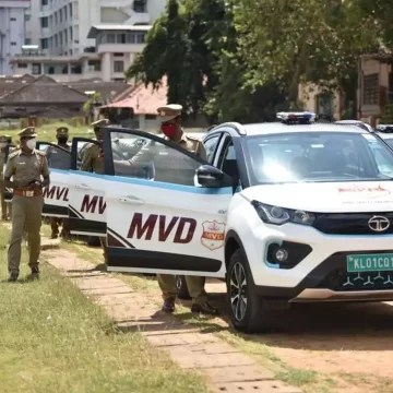എംവിഡി വാഹനങ്ങളില്‍ മുന്നിൽ മാത്രമല്ലടോ പിന്നിലുമുണ്ട് ‘കണ്ണ്’