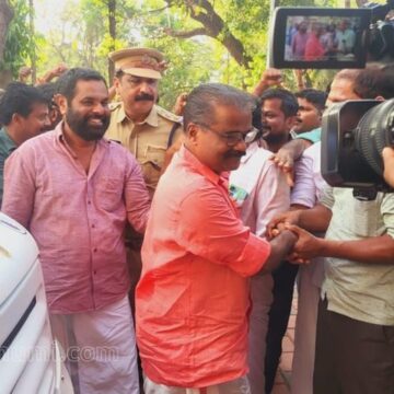 ജയിൽ മോചിതരമായി