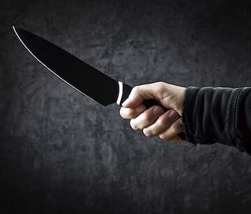 സ്‌കൂള്‍ ബസ്സില്‍ കത്തിക്കുത്ത്