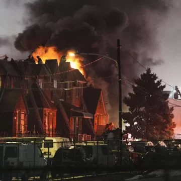 അമേരിക്കയില്‍ വീടുകള്‍ക്ക് മുകളിലേക്ക്  വിമാനം വീണു