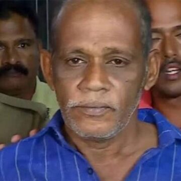 ഭാവഭേദമില്ലാതെ ചെന്താമര