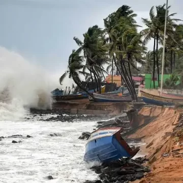 നാല് ജില്ലകളില്‍ കള്ളക്കടല്‍ മുന്നറിയിപ്പ്