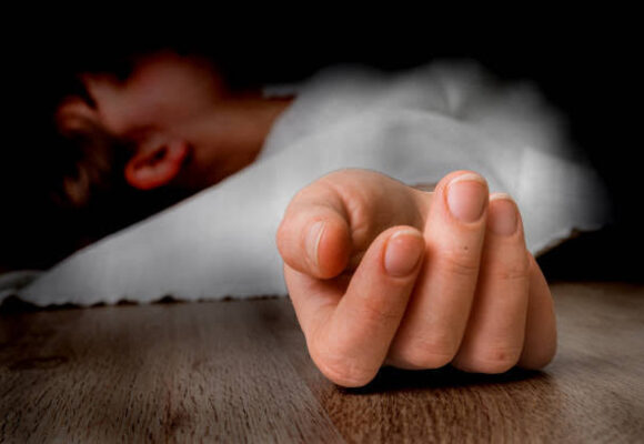 ഹോസ്റ്റലിൽ വിദ്യാർത്ഥിനി മരിച്ച നിലയിൽ