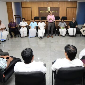 കേരളത്തെ രക്ഷിക്കാൻ രാഷ്ട്രീയത്തിനപ്പുറം സ ജനകീയ മുന്നേറ്റം ഉയരണം