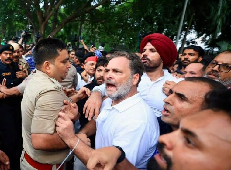 rahul-gandhi-protest-Congress-1 (1) ജനാധിപത്യത്തിലെ പ്രതിപക്ഷ ശബ്ദവും ഭരണകൂട അടിച്ചമർത്തലും